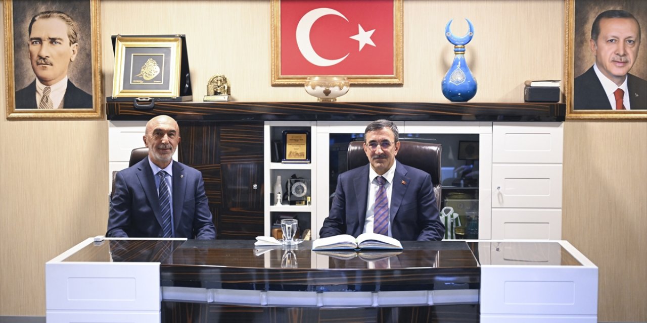 Cumhurbaşkanı Yardımcısı Yılmaz, Konya'da AK Parti'lilerle buluştu: