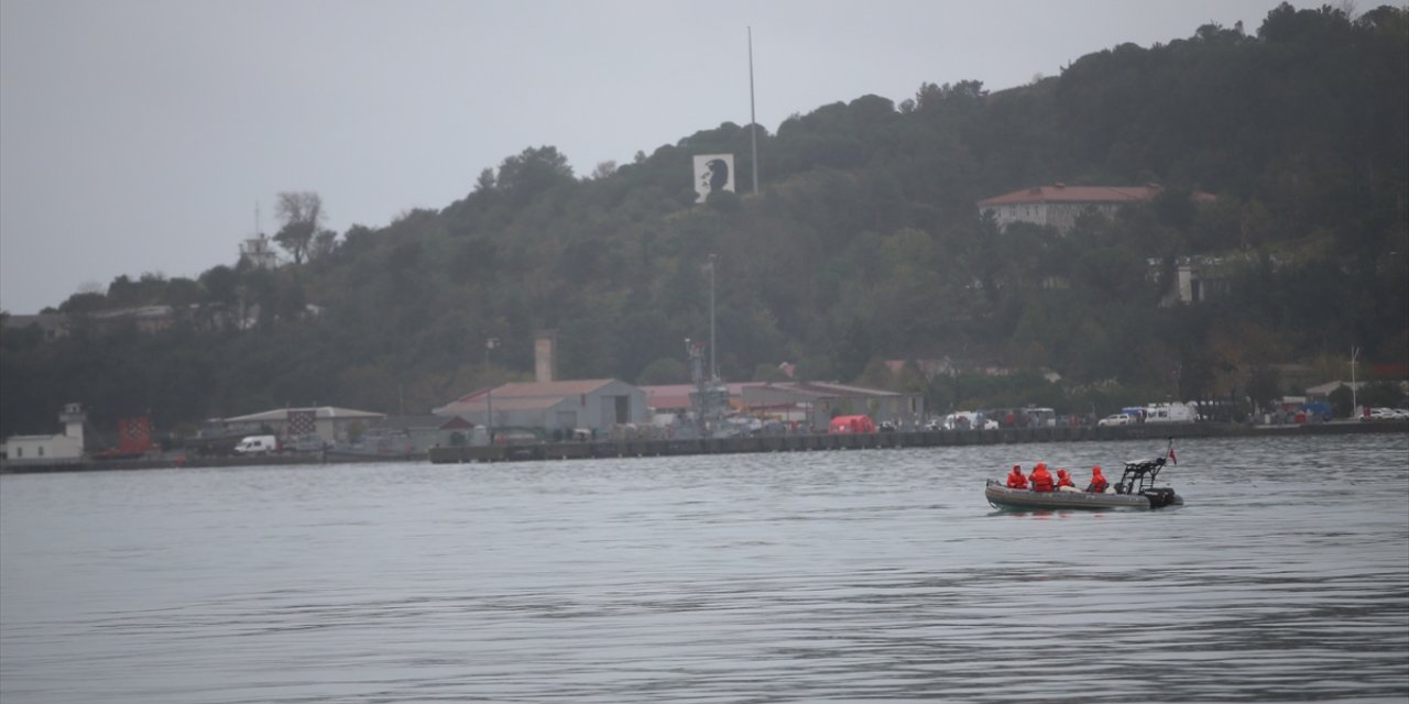 Zonguldak'ta batan geminin kayıp 10 personelini arama çalışmaları sürüyor