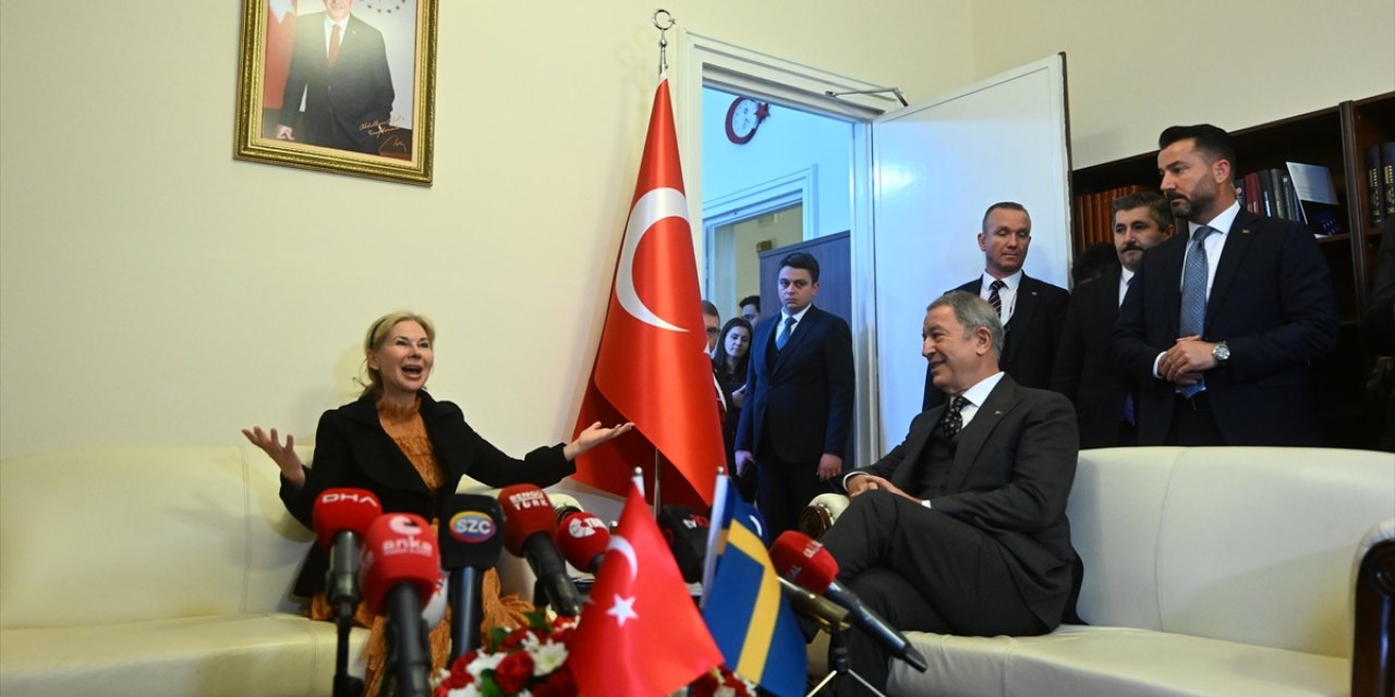 Milli Savunma Komisyonu Başkanı Akar, İsveç'in Ankara Büyükelçisi Mard ile görüştü