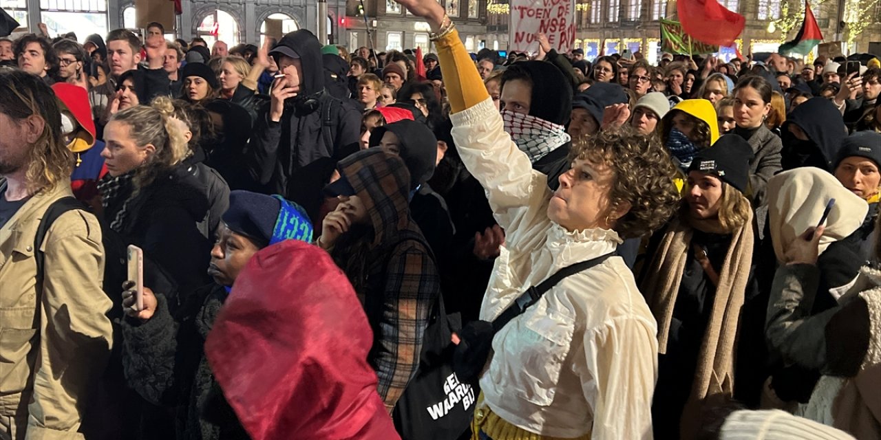 Hollanda'da seçimlerde aşırı sağın yükselişi protesto edildi