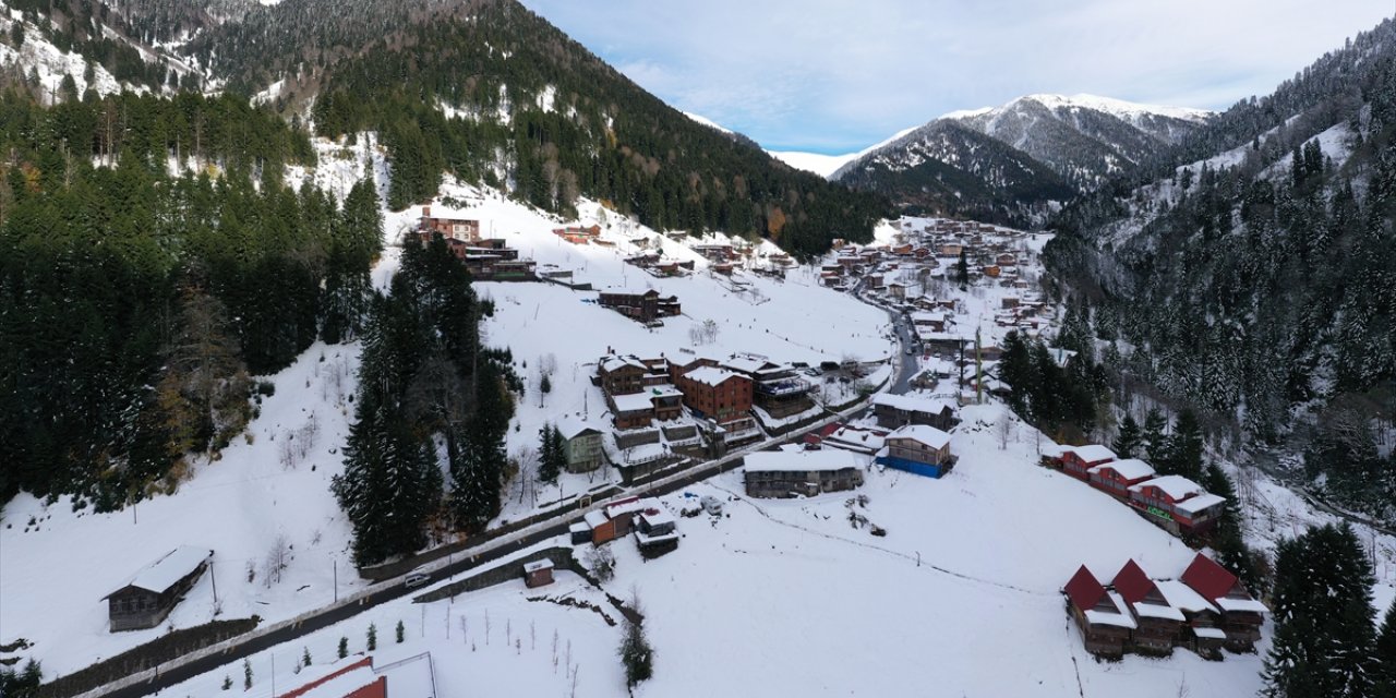 Doğa turizminin gözde mekanlarından Ayder Yaylası kar tatili sevenleri ağırlıyor