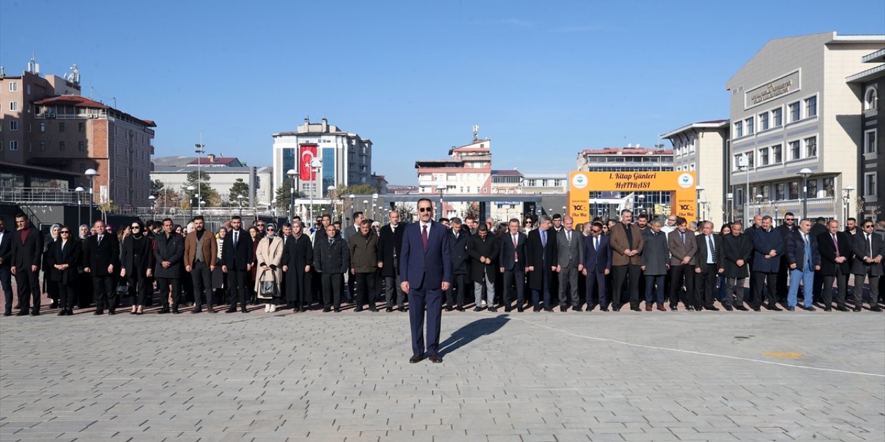 Van, Bitlis, Hakkari ve Muş'ta "24 Kasım Öğretmenler Günü" kutlandı