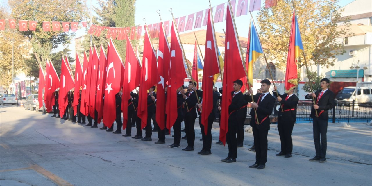 Deprem bölgesinde 24 Kasım Öğretmenler Günü kutlandı