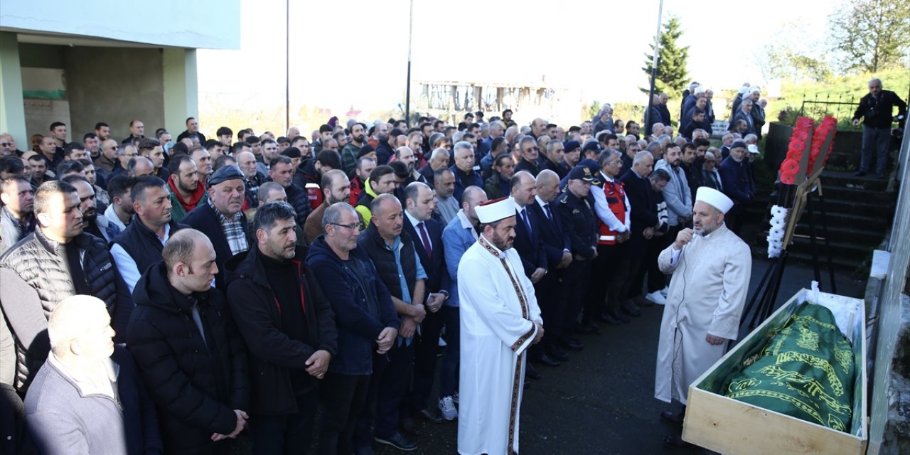 Siirt'te maden ocağındaki göçükte hayatını kaybeden Çalık'ın cenazesi defnedildi