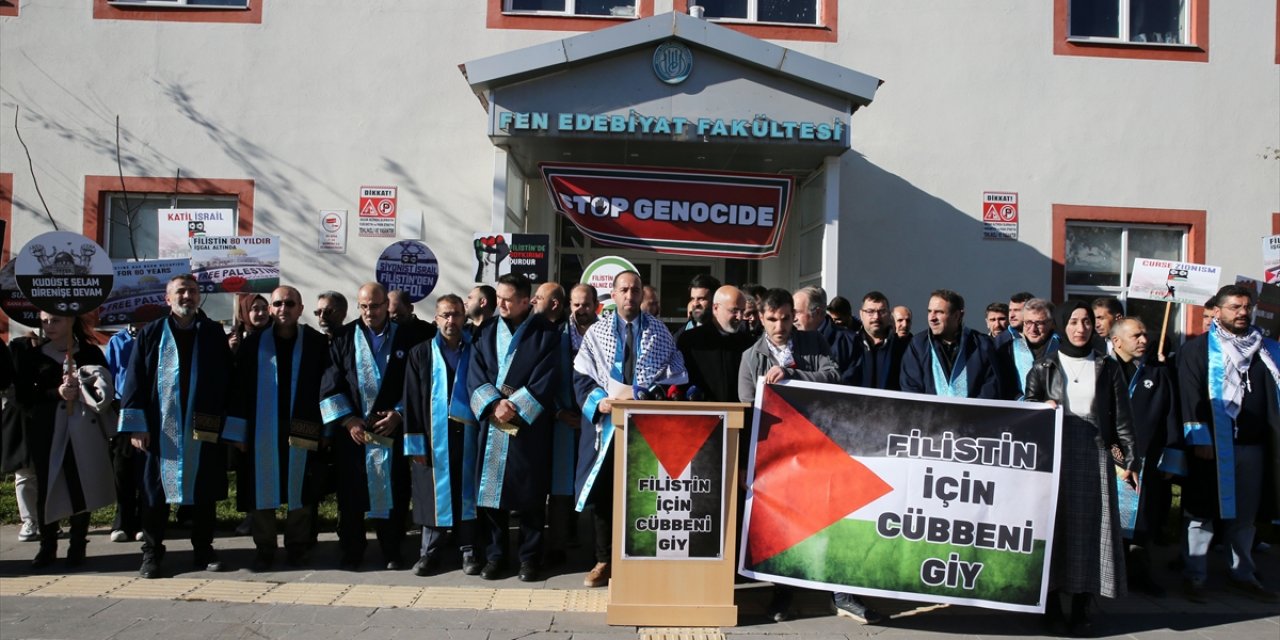 Bitlis'te akademisyenler İsrail'in Gazze'ye yönelik saldırılarını protesto etti