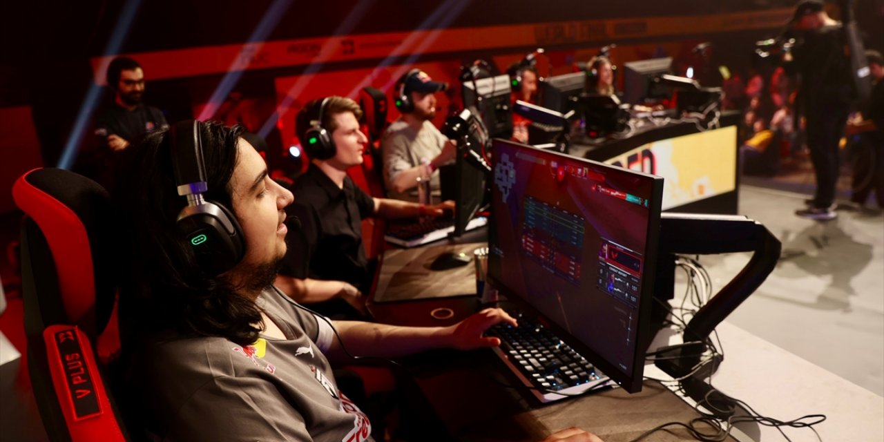 E-sporda Red Bull Campus Clutch Dünya Finali İstanbul'da sona erdi