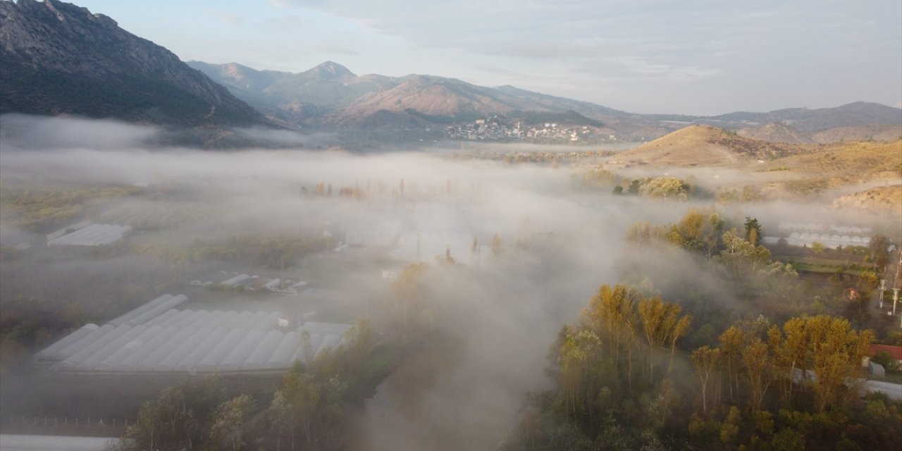 Sakarya Nehri sis bulutuyla kaplandı