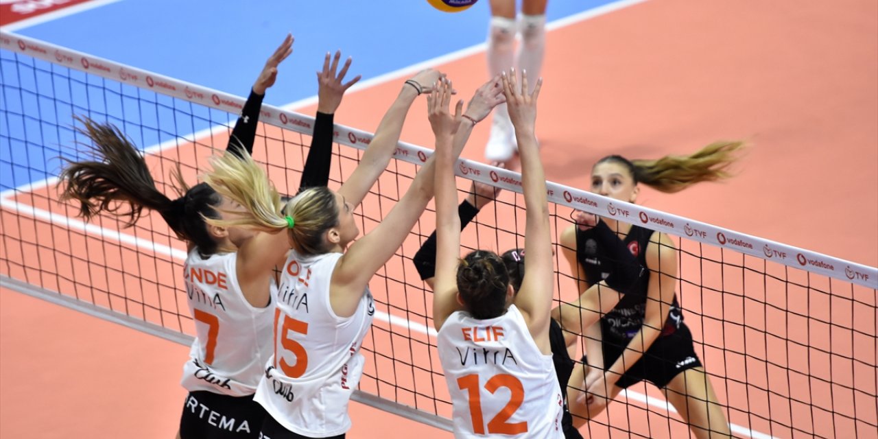 Voleybol: Vodafone Sultanlar Ligi