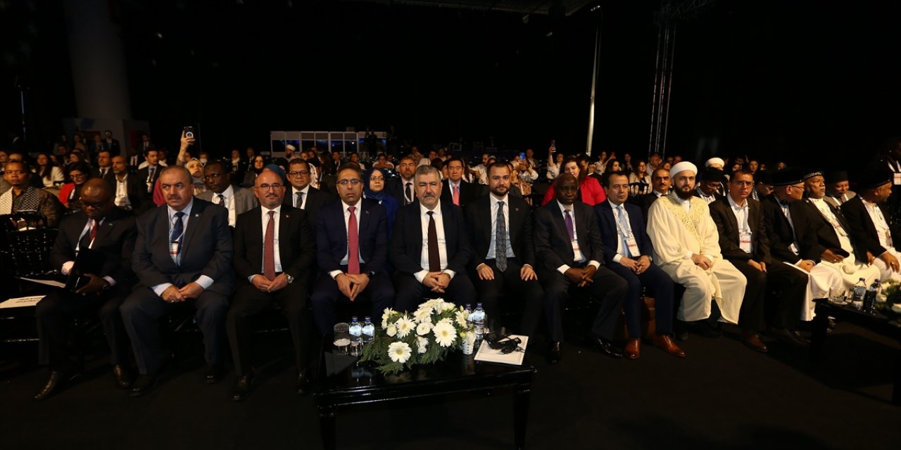 9. Dünya Helal Zirvesi ve 10. İİT Helal Expo Fuarı üçüncü gününde