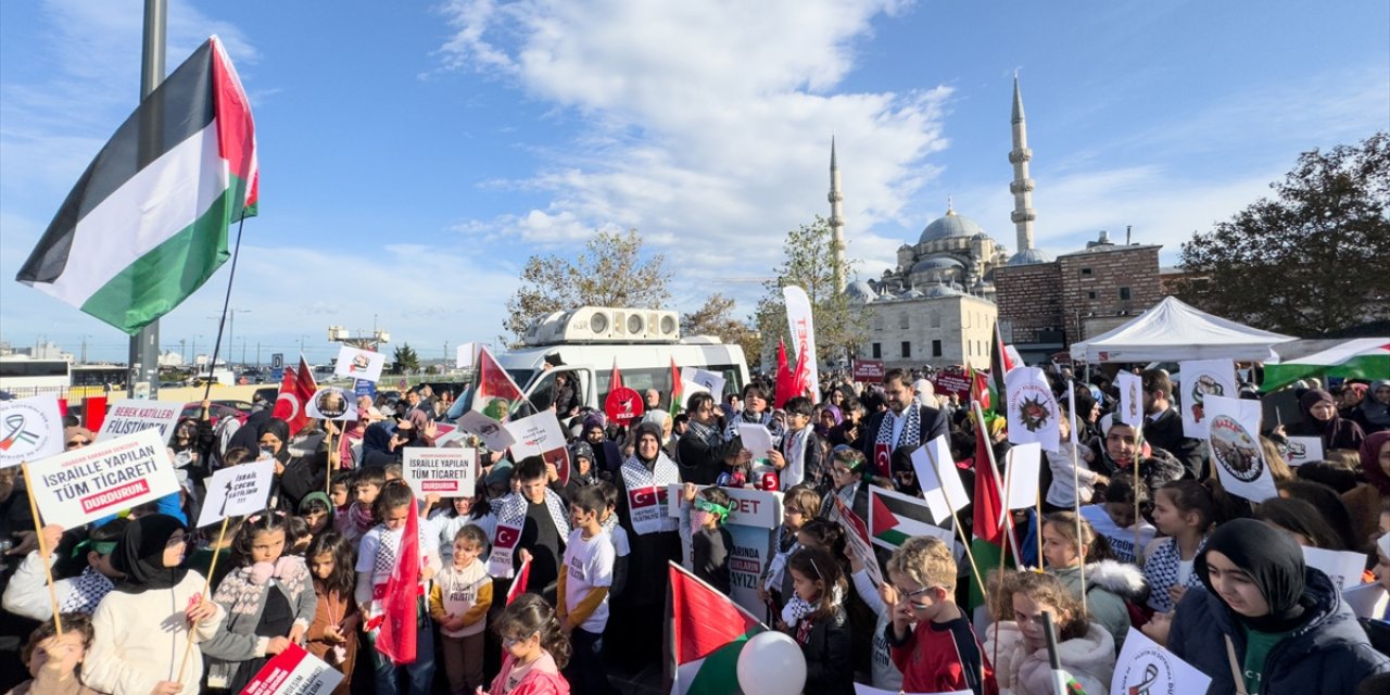 Saadet Partisinden İstanbul'da "Çocuklarla Filistin'e Destek İçin Buluşuyoruz" eylemi