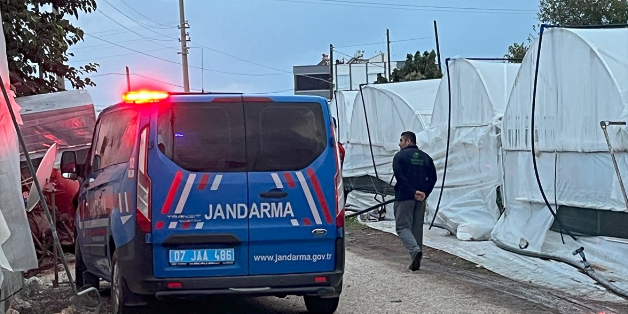 Antalya'da bir kadın evinde av tüfeğiyle öldürülmüş bulundu