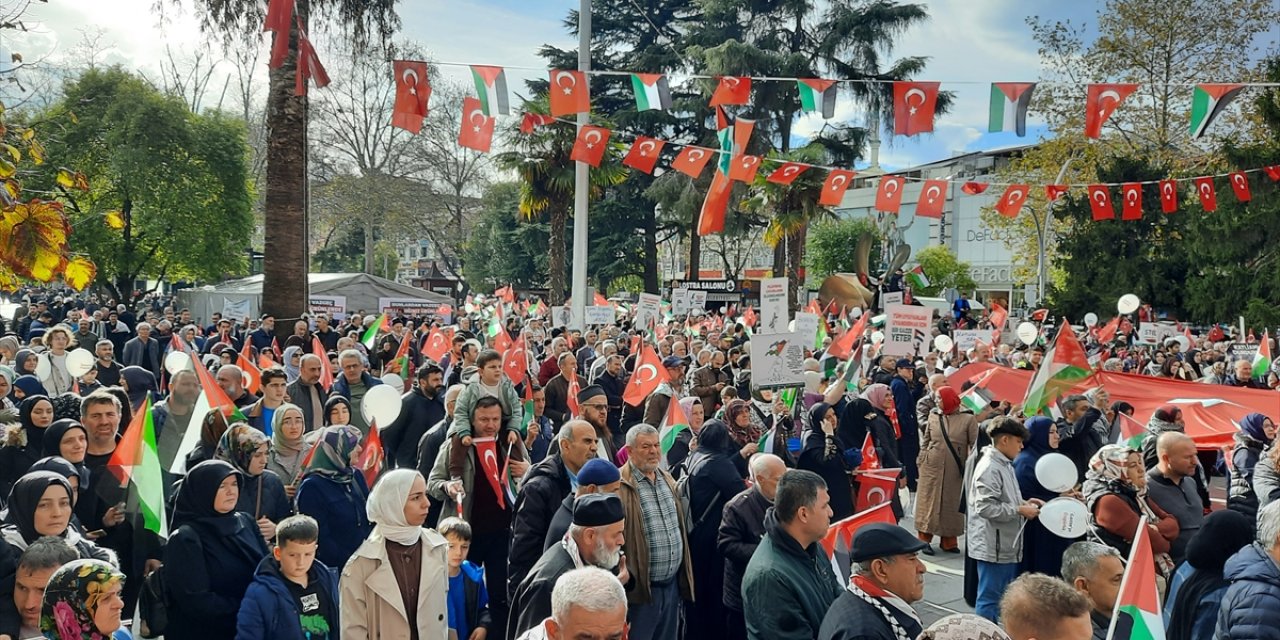 Gölcük'te Filistin'e destek yürüyüşü düzenlendi