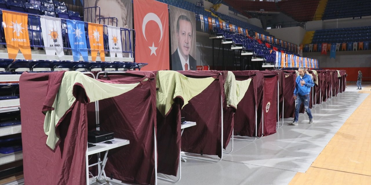 AK Parti İzmir İl Teşkilatında, yerel seçimler için temayül yoklaması