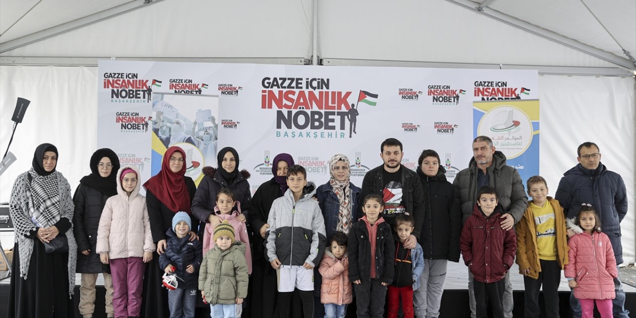 Başakşehir'de imam hatip ortaokulu öğrencileri "Gazze İçin İnsanlık Nöbeti"ne katıldı