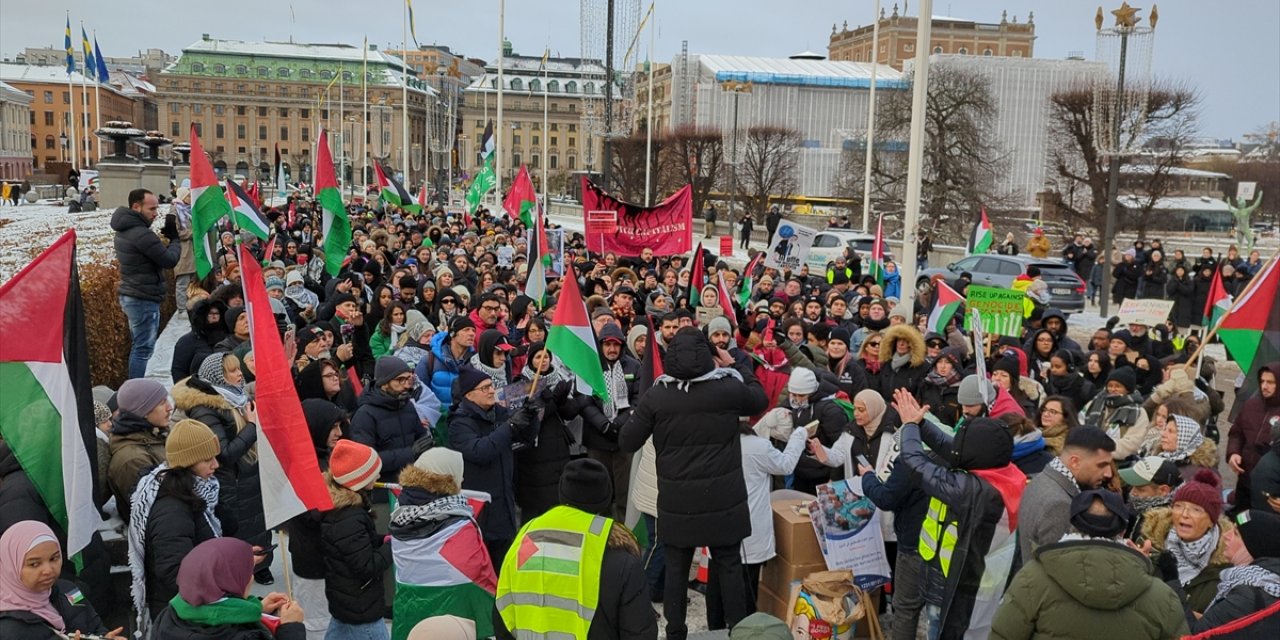 İsveç'te onlarca kişi, İsrail'in Gazze'ye yönelik saldırılarını protesto etti