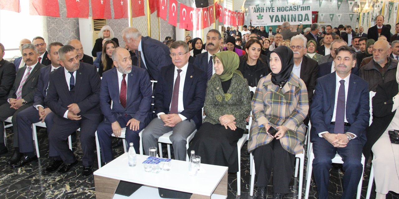 Gelecek Partisi Genel Başkanı Davutoğlu, partisinin Sakarya il kongresine katıldı