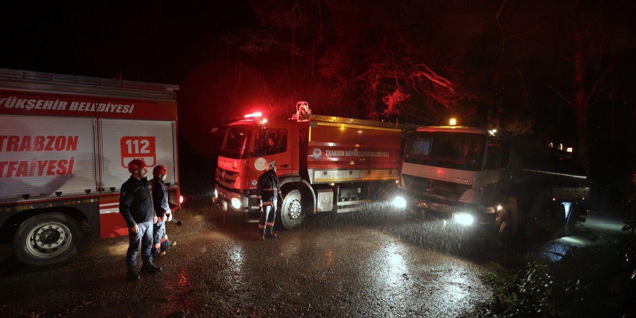 Trabzon'un Sürmene ilçesindeki örtü yangını kontrol altına alındı