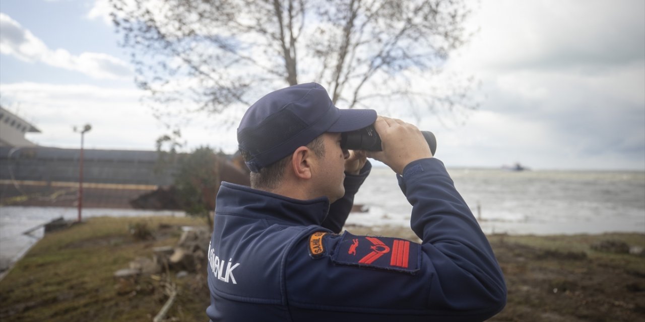 Zonguldak'ta batan geminin kayıp 7 personelini arama çalışmaları sürüyor