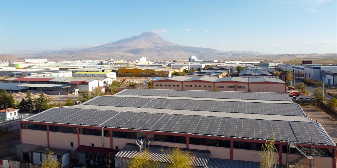 Aksaray'da fabrikaya kurulan güneş panelleriyle ekonomiye katkı