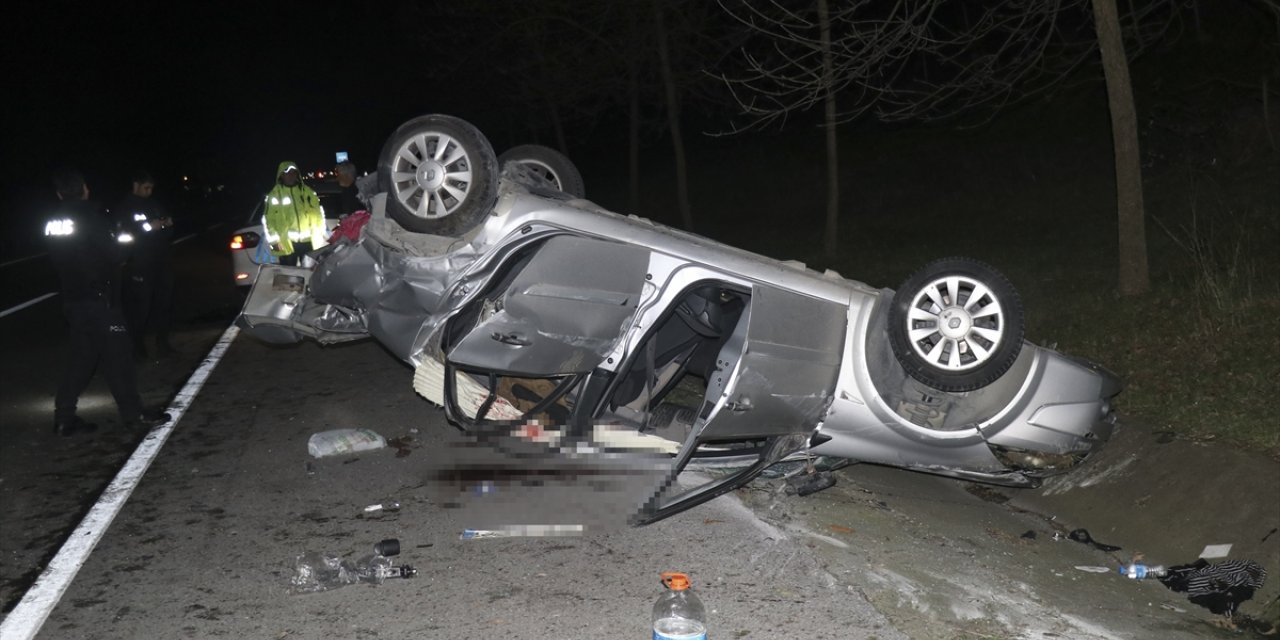 Kocaeli'de takla atan otomobilin sürücüsü yaralandı