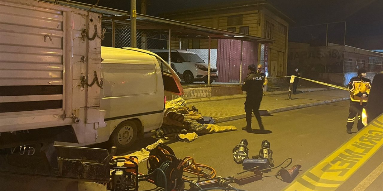 Kahramanmaraş'ta tıra çarpan kamyonetin sürücüsü öldü