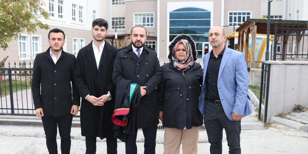 Burdur'da şiddet gördüğü iddiasıyla kocasını öldüren sanığın yargılanmasına başlandı