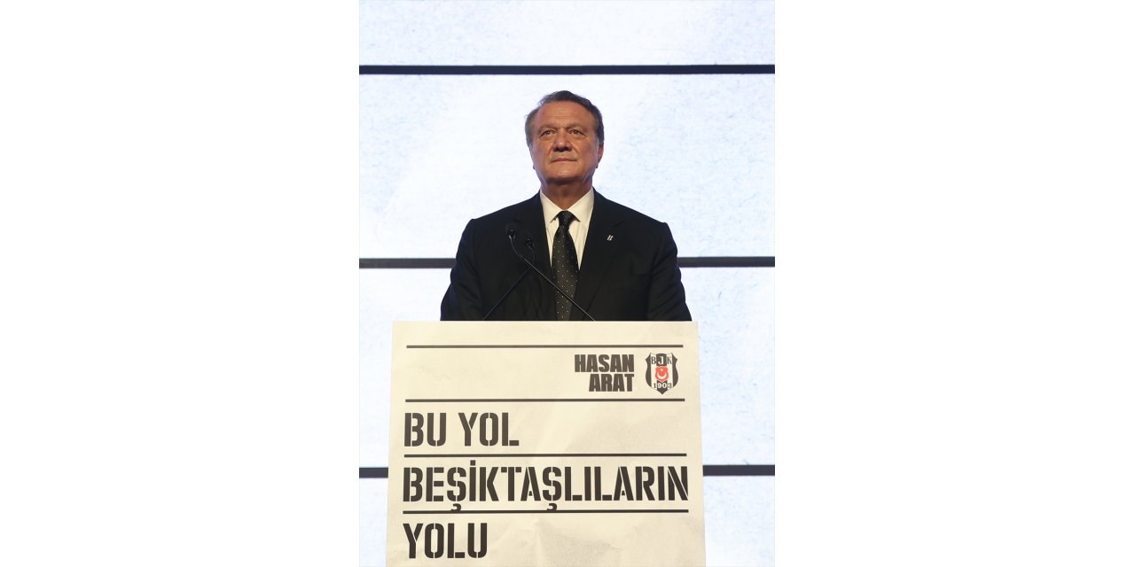 Beşiktaş Kulübünün başkan adaylarından Hasan Arat, yönetim kurulunu tanıttı