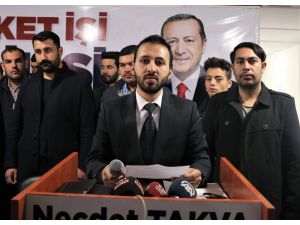 İYİ Parti'den istifa eden gençler AK Parti'ye geçti