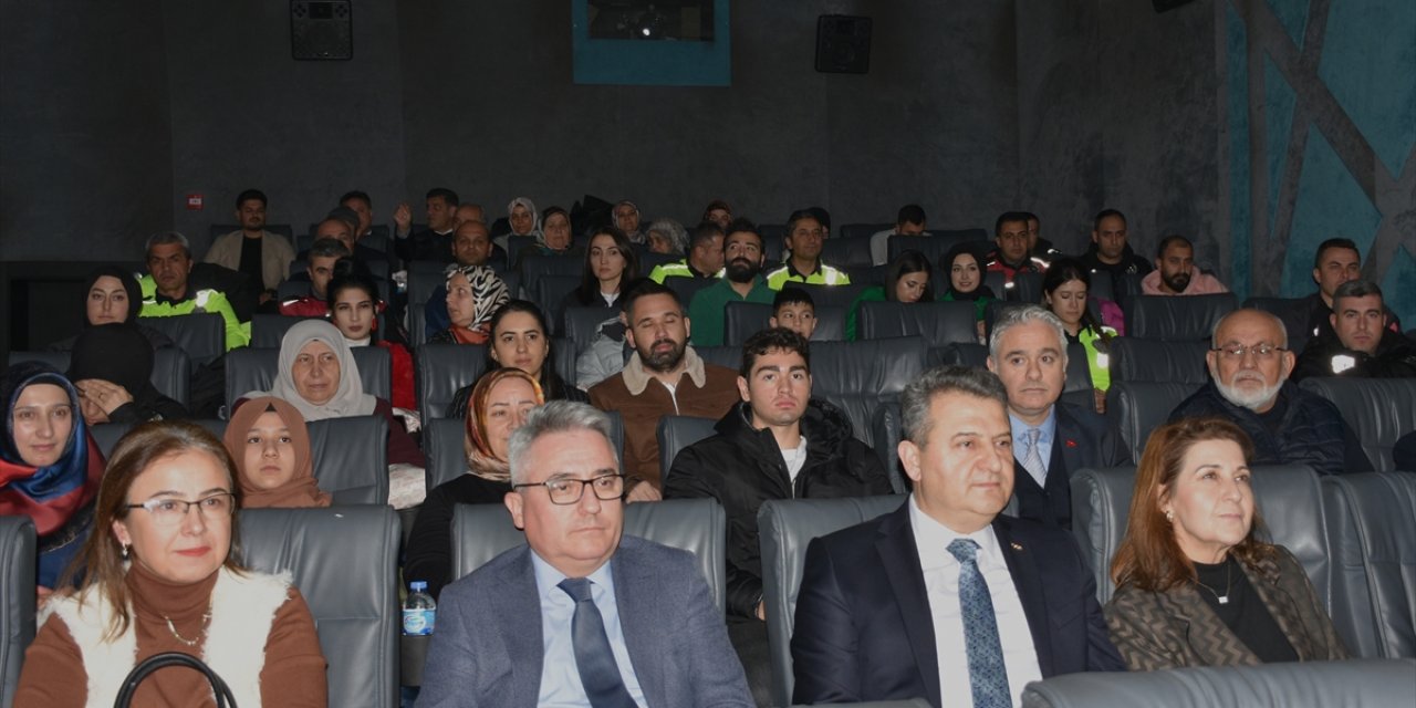 Erzurum'da şehit yakınları ve gaziler "Aybüke; Öğretmen Oldum Ben!" filmini izledi