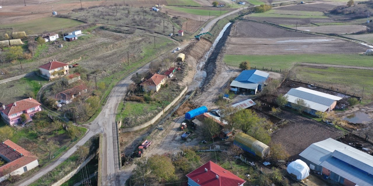 Edirne'de taşkınlara karşı dereler ıslah ediliyor