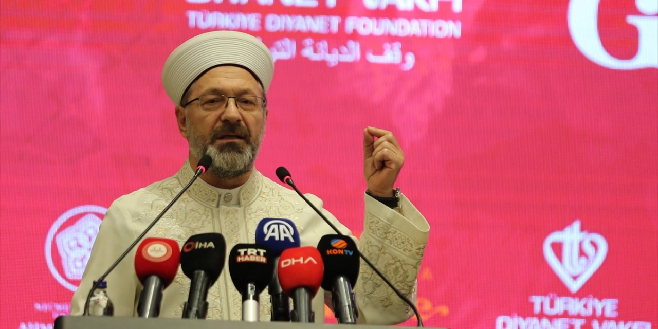 Diyanet İşleri Başkanı Erbaş, Konya'da "9. Uluslararası Öğrenci Sempozyumu"nda konuştu: