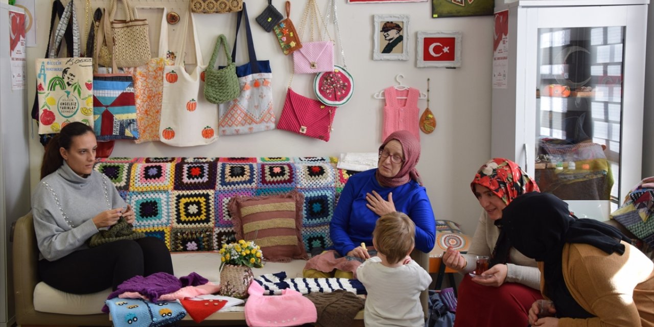 Bilecik'te engelli aileleri ile gönüllüler hayatın yükünü birlikte omuzluyor