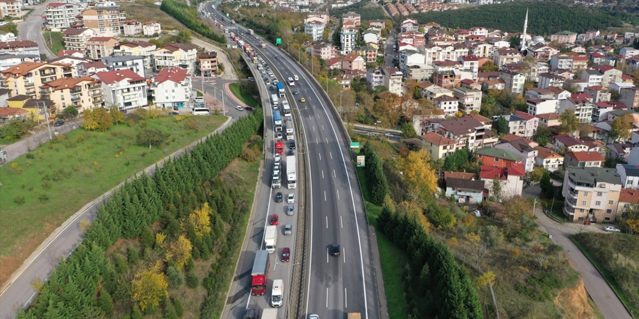 GÜNCELLEME - Kocaeli'de tır ile yolcu otobüsünün karıştığı kazada 13 kişi yaralandı