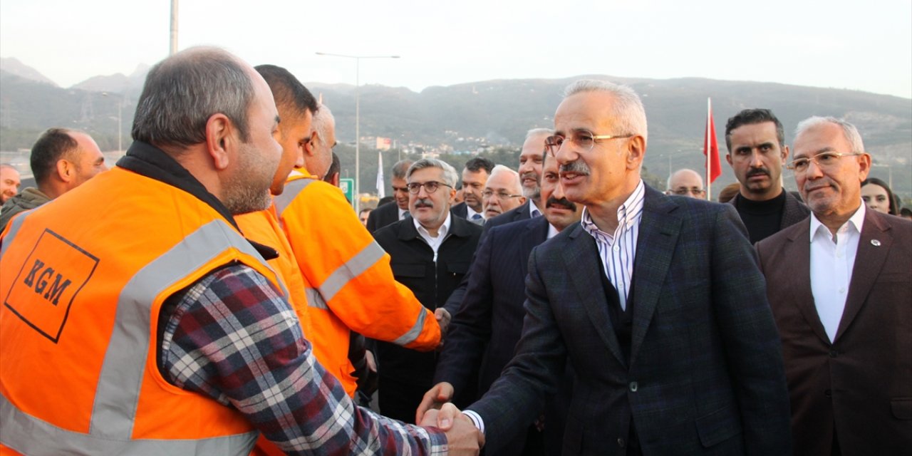 Bakan Uraloğlu, İskenderun OSB kavşağı ve bağlantı yolunun açılışında konuştu: