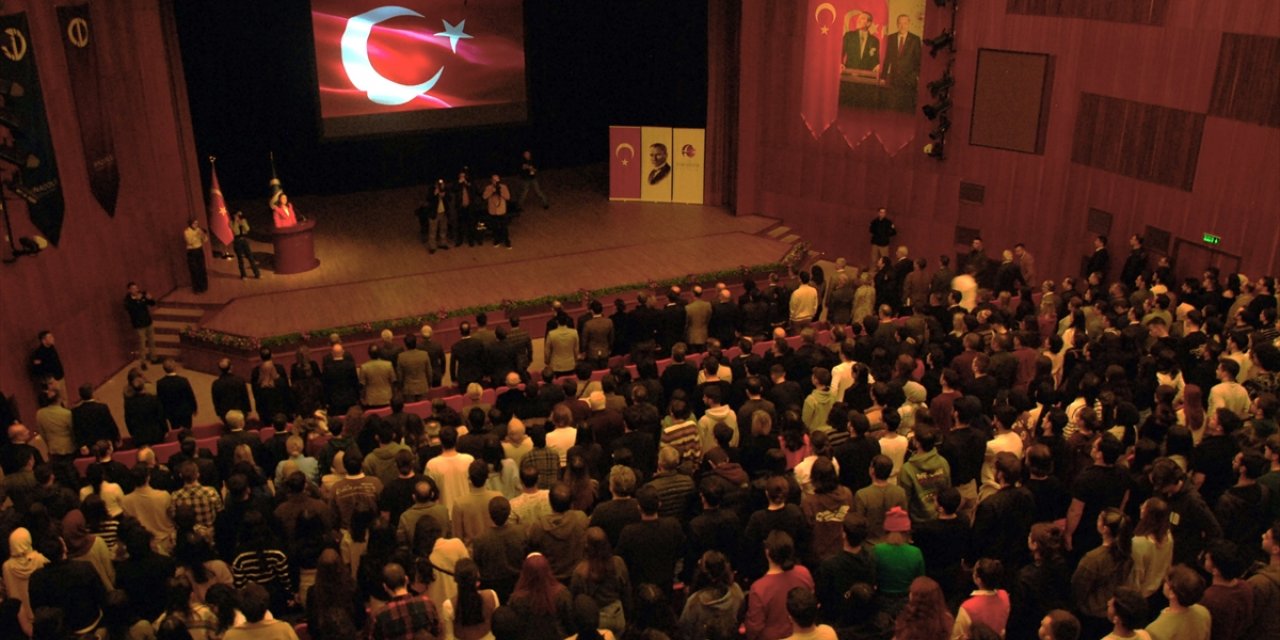 Prof. Dr. İlber Ortaylı, Eskişehir'de "Türk Tarihi ve Atatürk Konferansı"na katıldı