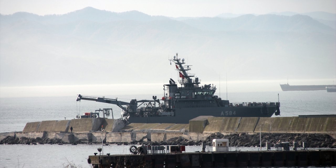 Zonguldak'ta batan geminin kayıp 7 personelini arama çalışmaları sürüyor