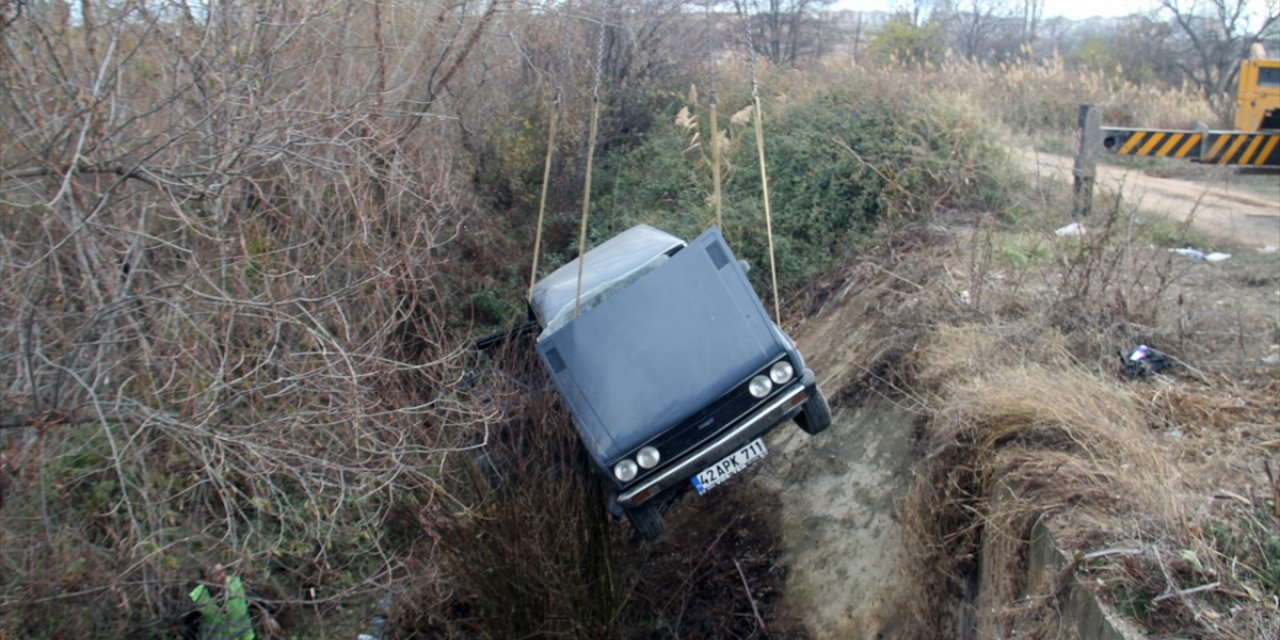 Konya'da çarpışan iki otomobildeki 7 kişi yaralandı