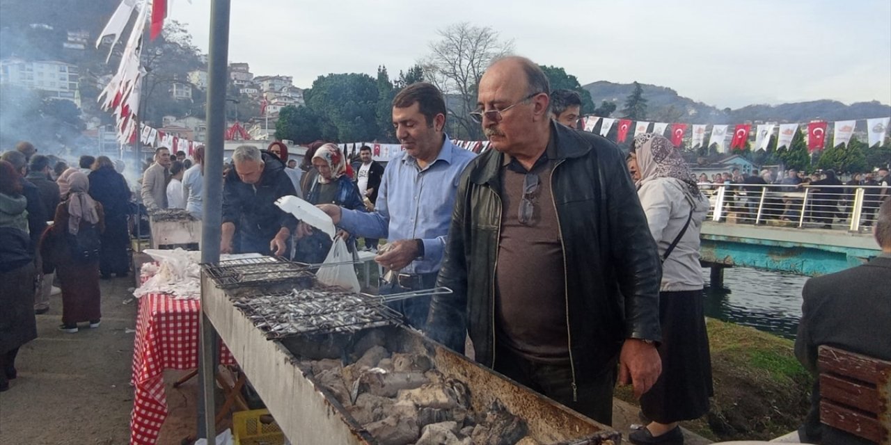 Ordu'da düzenlenen festivalde 10 ton hamsi tüketildi