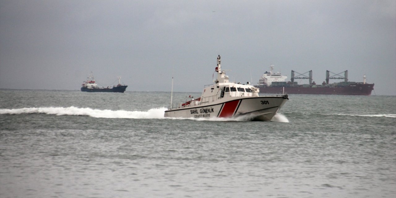 Zonguldak'ta batan geminin kayıp 7 personelini arama çalışmaları sürüyor