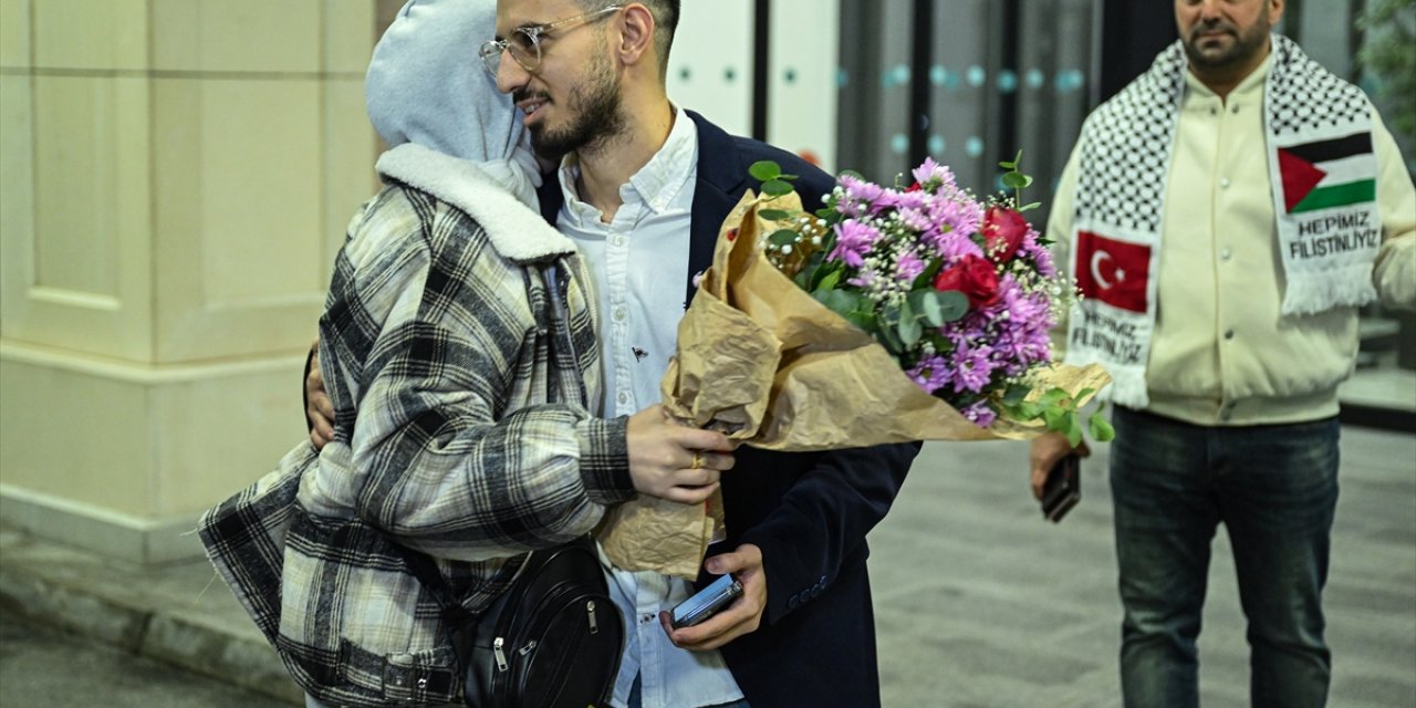 Gazze'den tahliye edilen Türk vatandaşları İstanbul'a geldi