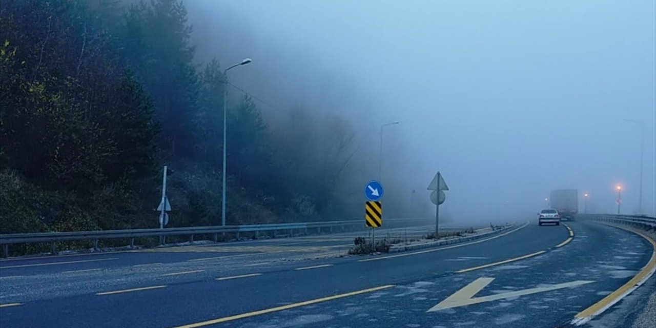 Bolu Dağı'nda sis etkili oldu