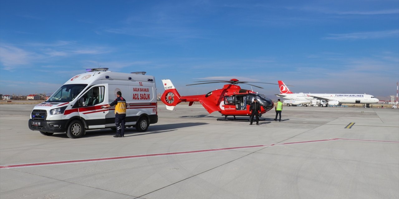 Ambulans helikopter 7 il arasında mekik dokuyarak hastaların imdadına yetişiyor