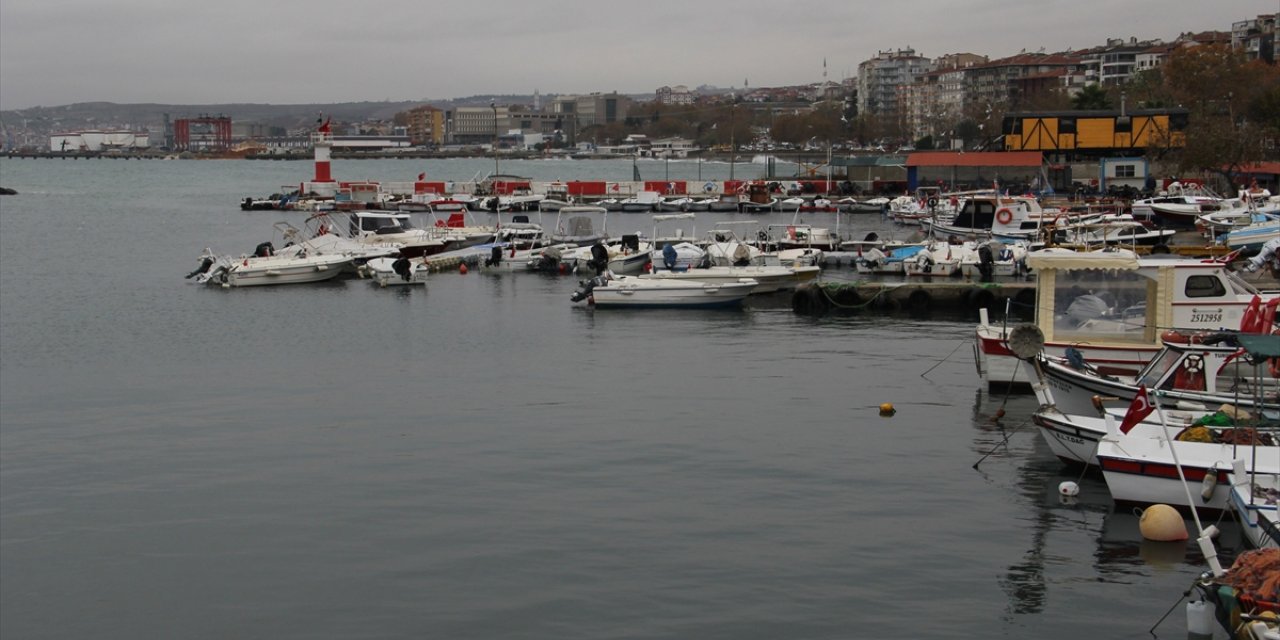 Tekirdağ'da poyraz deniz ulaşımında aksamalara neden oluyor