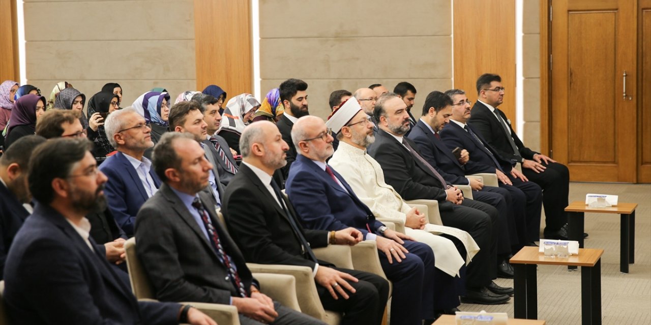 Diyanet İşleri Başkanı Erbaş, Vaizler ve Manevi Danışmanlar Hizmet İçi Eğitim Semineri'nde konuştu: