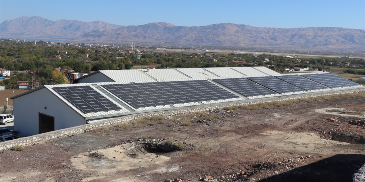 Elazığ'da enerjisini GES'ten sağlayan fabrika ihtiyaç fazlası elektriği satıyor