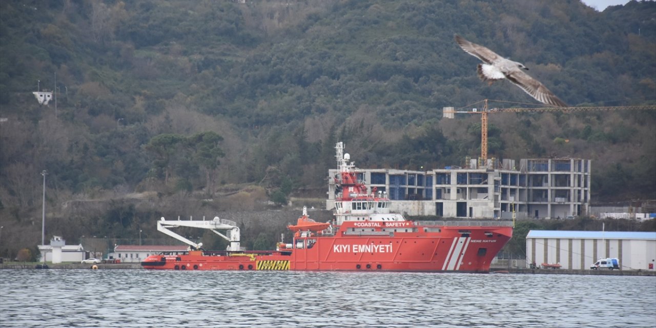 Zonguldak'ta batan geminin kayıp 7 personelini arama çalışmaları sürüyor