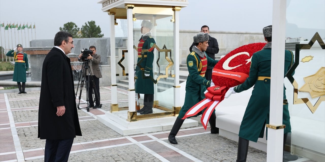 Türkmenistan Devlet Başkanı Berdimuhamedov, Cumhurbaşkanı Yardımcısı Yılmaz'ı kabul etti