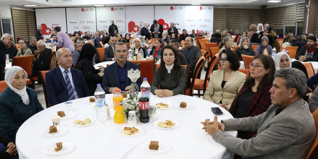 HEDEP Eş Genel Başkanı Oruç, İzmir'de "Halk Buluşması"na katıldı