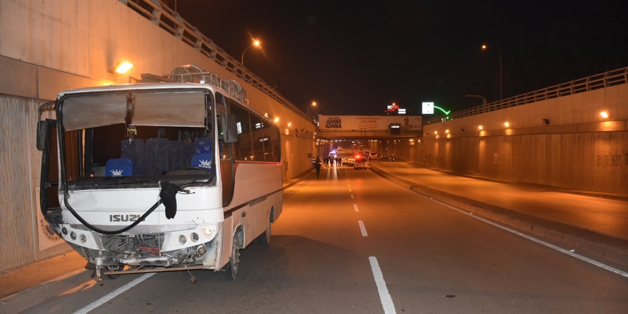 Adana'da asker uğurlama konvoyundaki trafik kazasında 4 kişi yaralandı