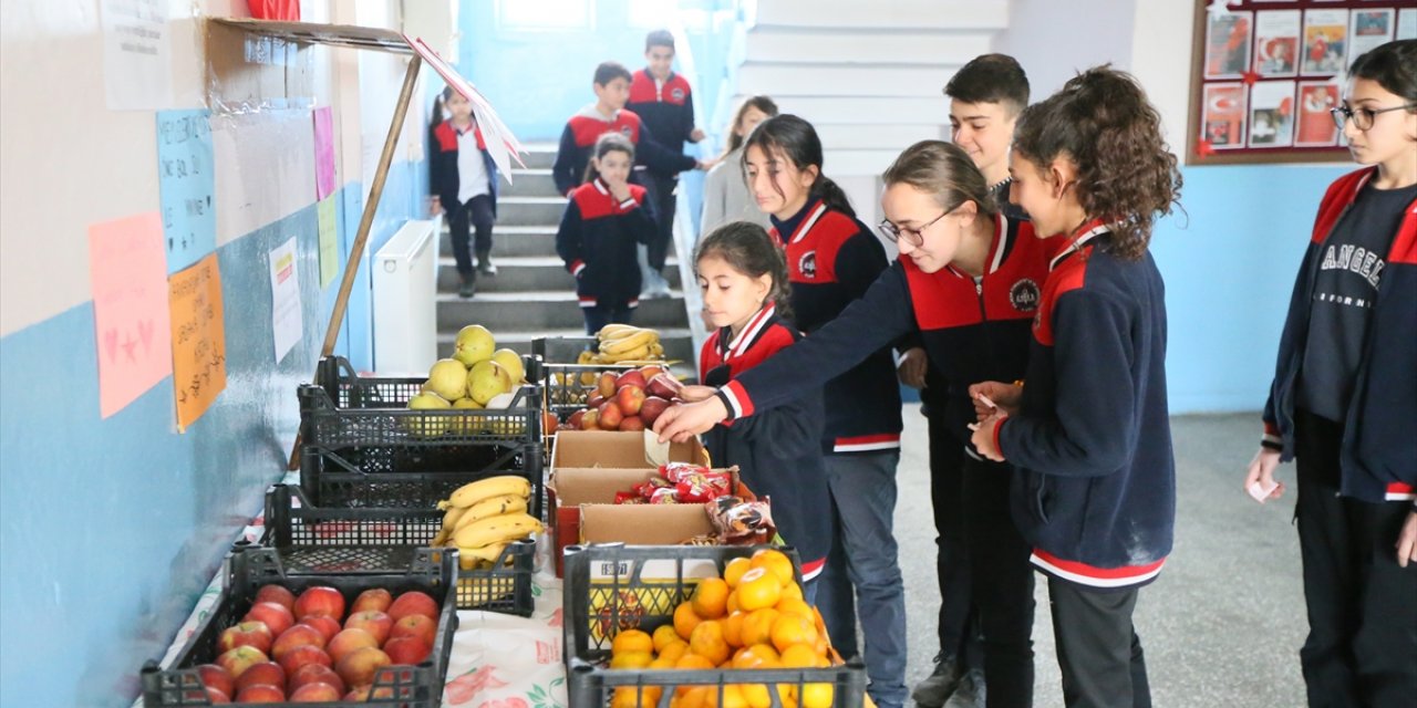 "Dürüstlük Manavı'nda doğruluğu ve yardımlaşmayı öğreniyorlar